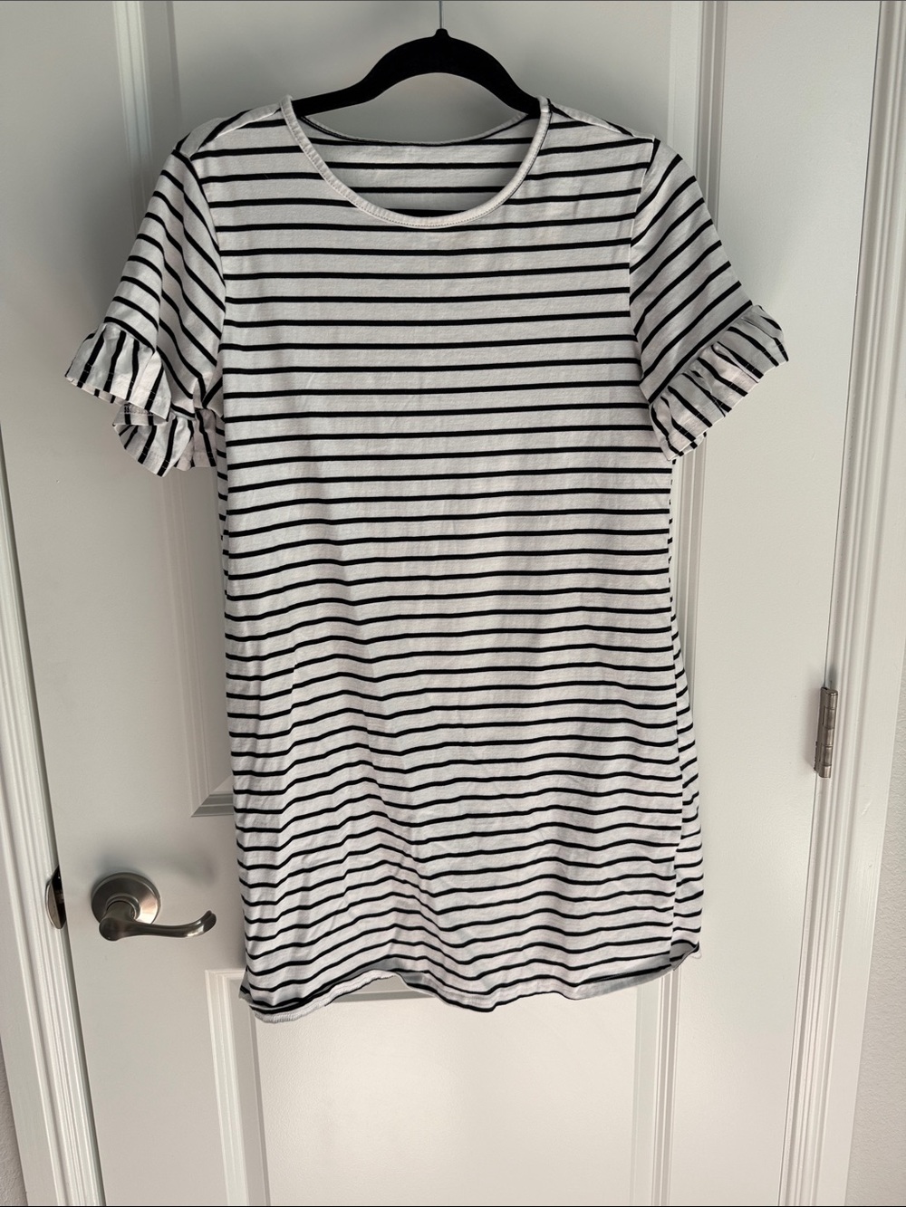 Striped Ruffle Sleeve Tee - Black & White